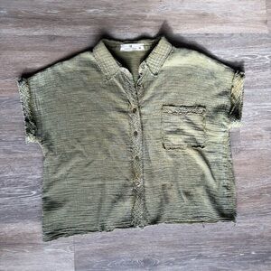 Casual Olive Green Button Down Cropped Cotton Gauze Shirt